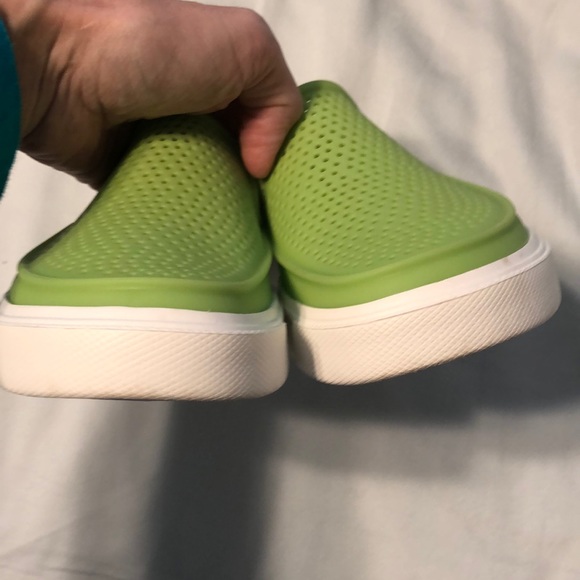 Crocs size 1 - Picture 4 of 6